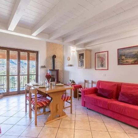 Casa Vacanze Rosalba Ferrara di Monte Baldo Экстерьер фото
