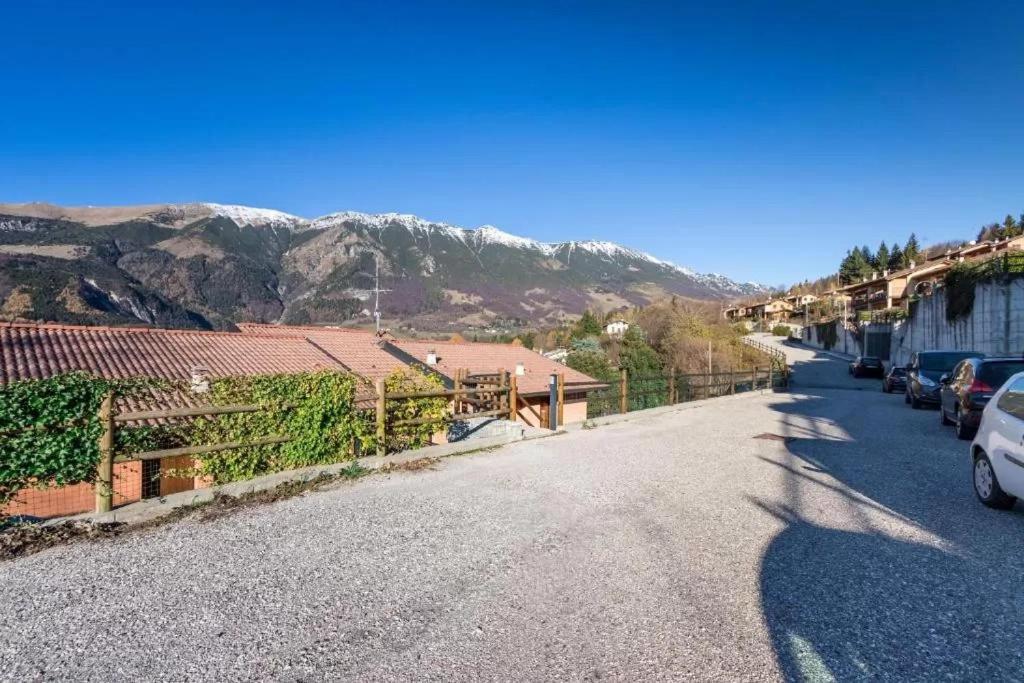 Casa Vacanze Rosalba Ferrara di Monte Baldo Экстерьер фото