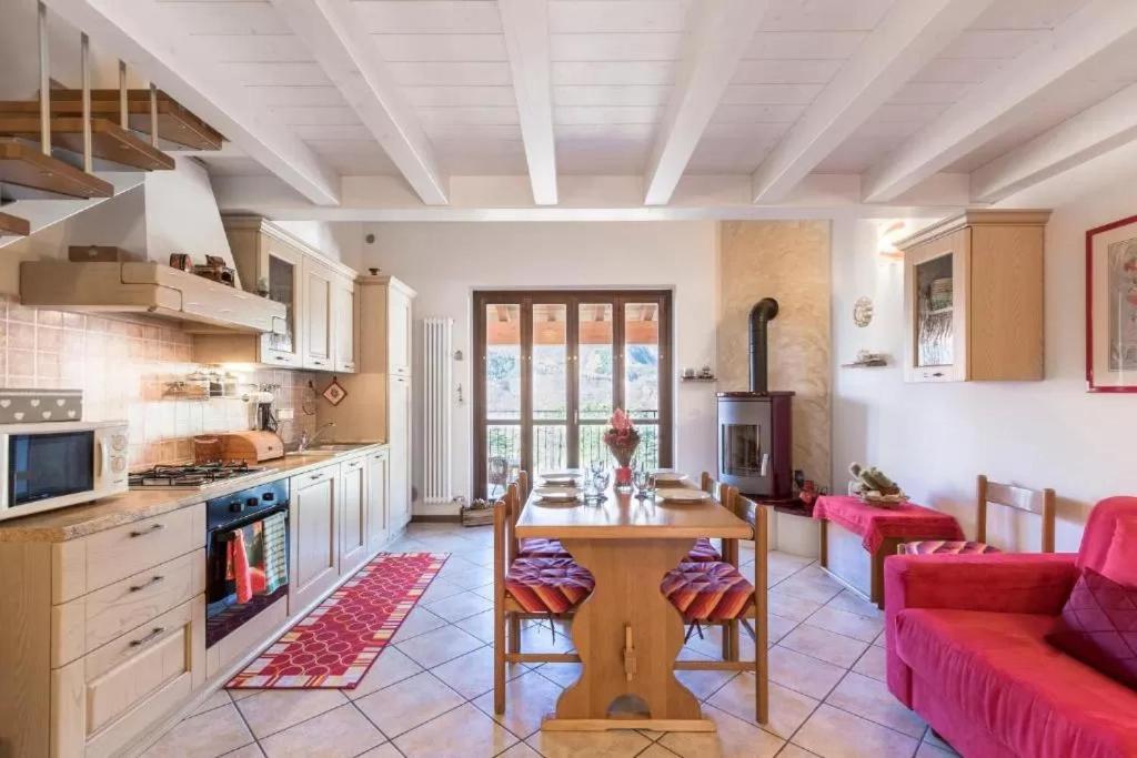 Casa Vacanze Rosalba Ferrara di Monte Baldo Экстерьер фото