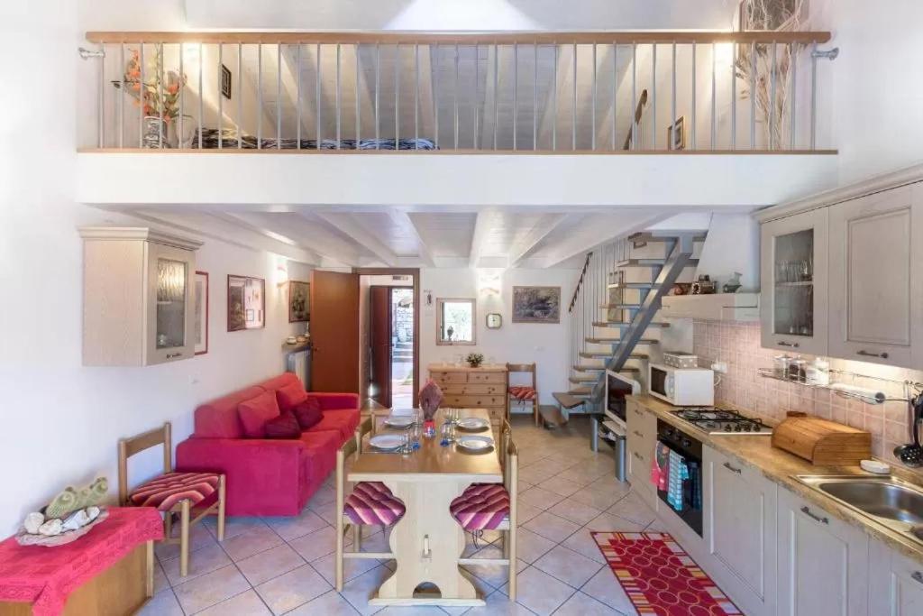 Casa Vacanze Rosalba Ferrara di Monte Baldo Экстерьер фото
