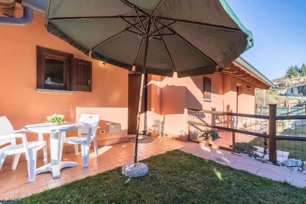 Casa Vacanze Rosalba Ferrara di Monte Baldo Экстерьер фото
