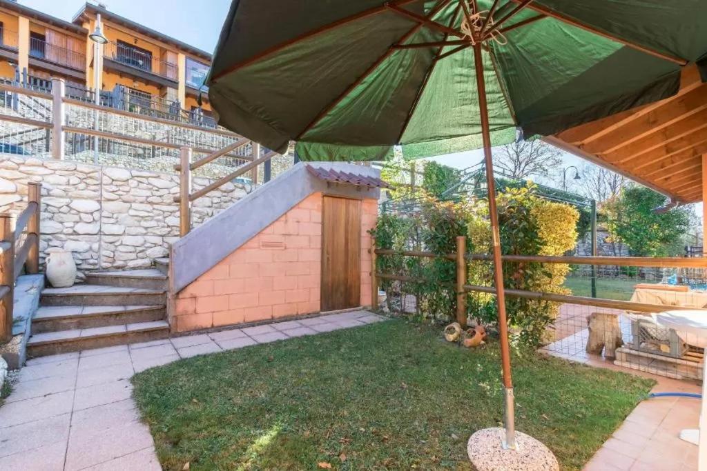 Casa Vacanze Rosalba Ferrara di Monte Baldo Экстерьер фото