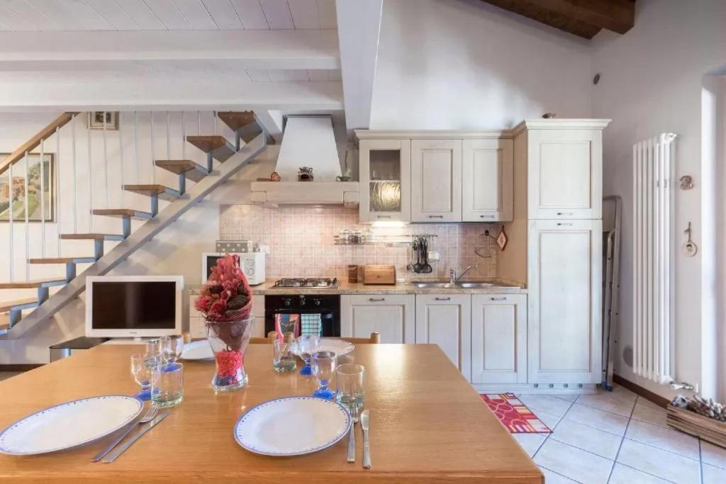 Casa Vacanze Rosalba Ferrara di Monte Baldo Экстерьер фото